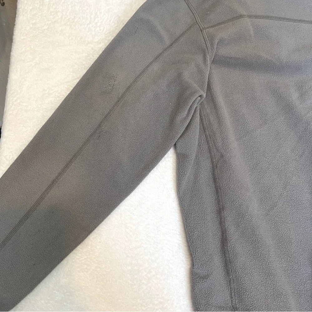 Patagonia Men's Micro D Quarter Zip Pullover Sweater in Grey‎ Medium